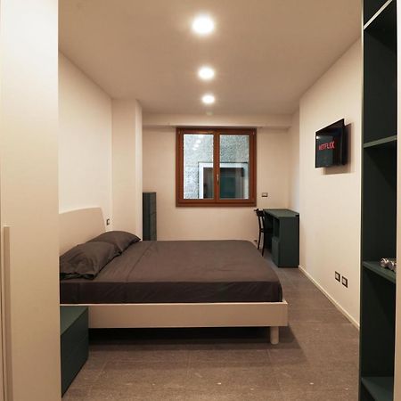 Hosting Studio - 2 Sondrio Exterior foto