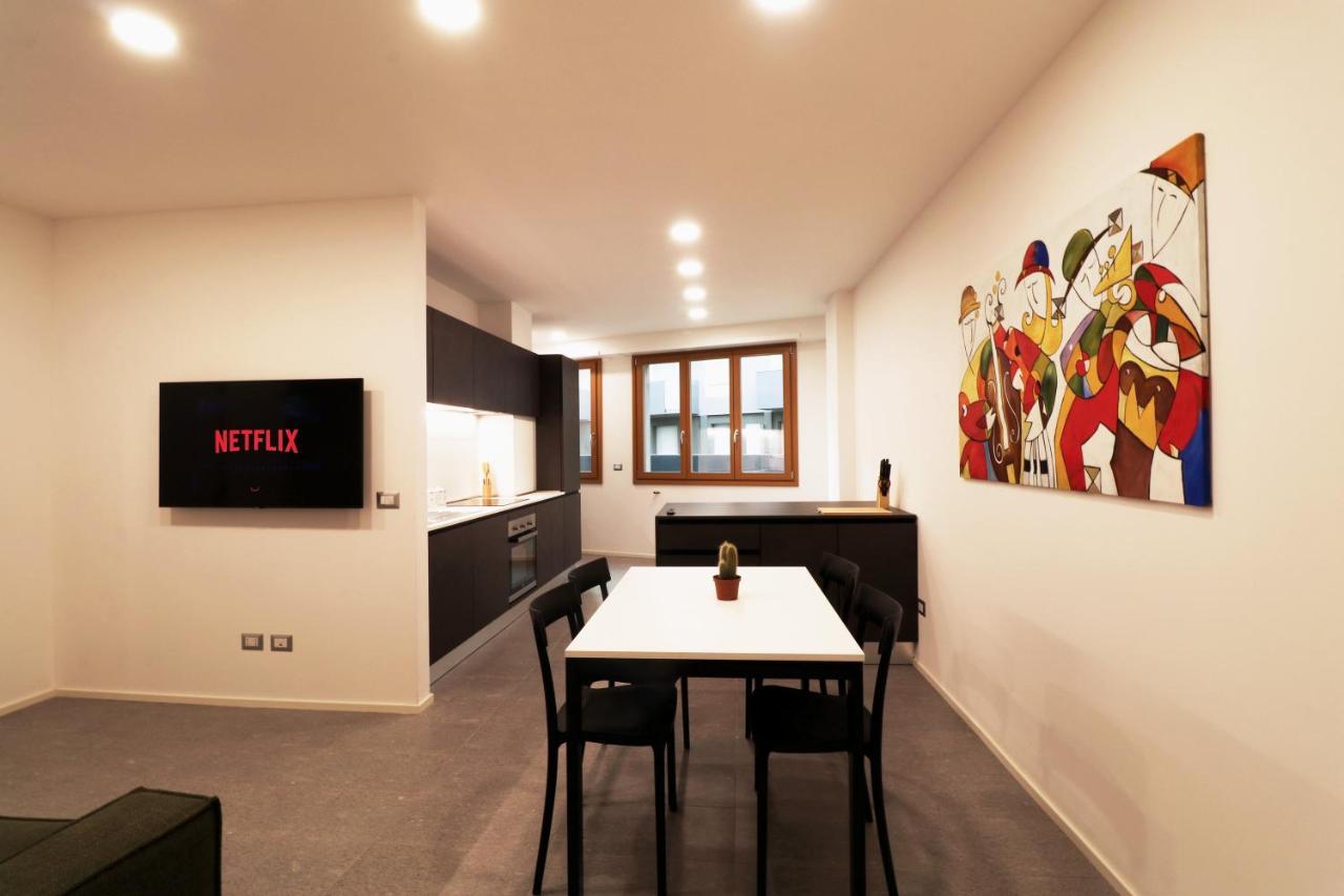Hosting Studio - 2 Sondrio Exterior foto